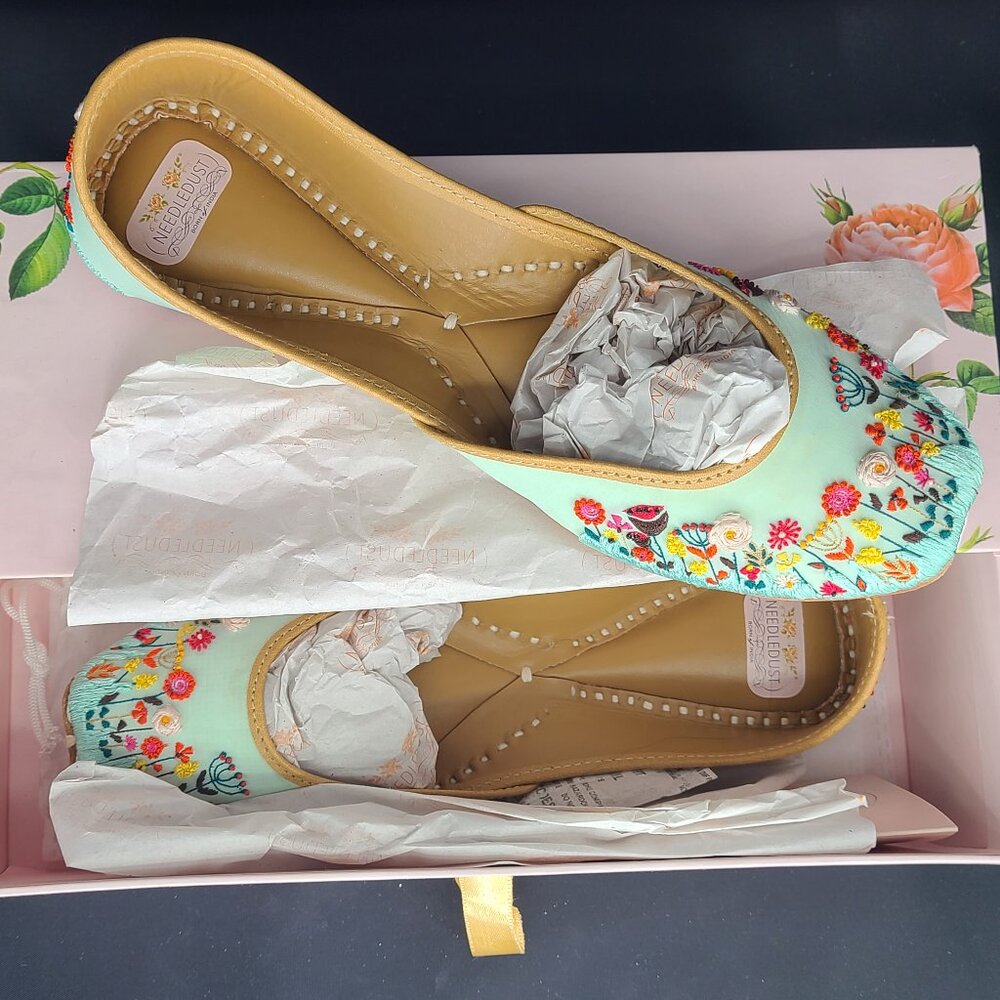 Needledust Springfields Juttis, NIB, Mint Green with Embroidered Flowers, 38 EU